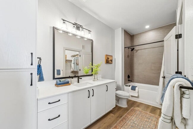 Building Photo - 4505 Bluebonnet Ln