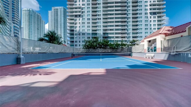 Building Photo - 1155 Brickell Bay Dr