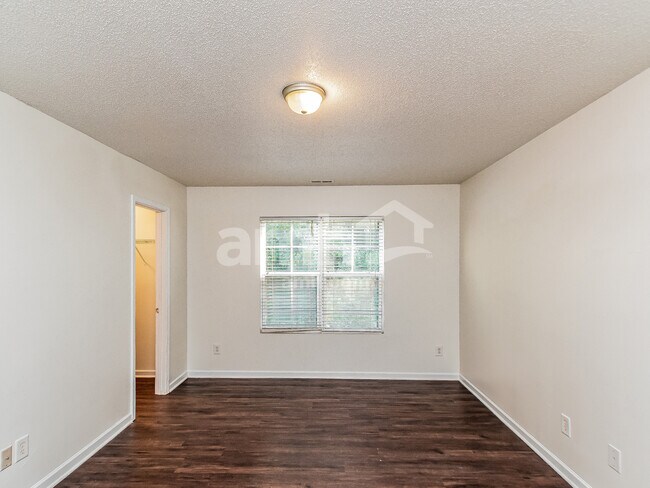 Building Photo - 1212 Whitman Dr