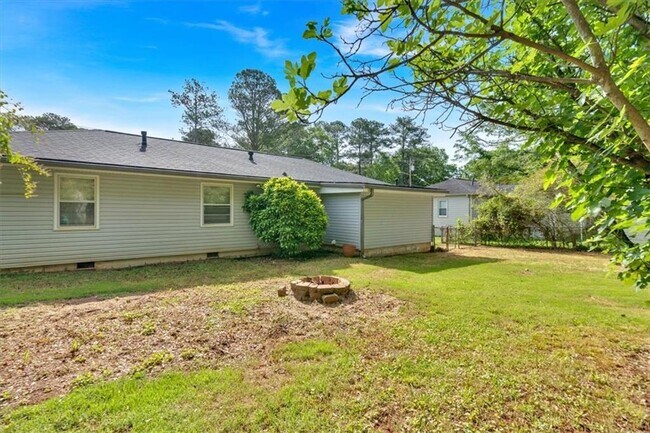 Building Photo - 2664 Olive Springs Rd SE