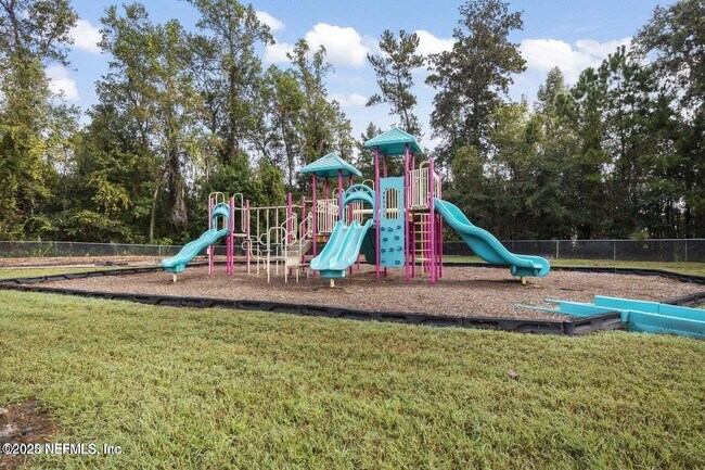 Building Photo - 4990 Key Lime Dr