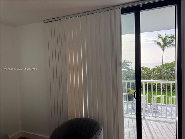 Building Photo - 4301 Collins Ave