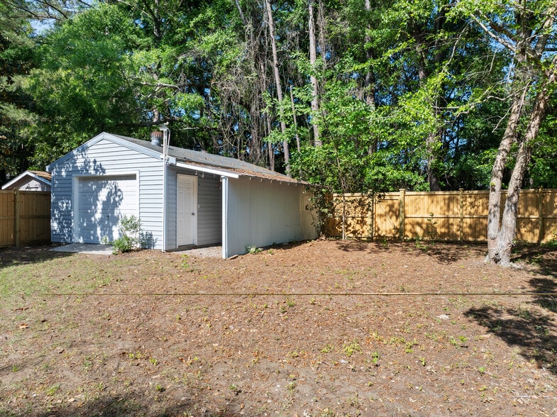 Backyard - 1129 Landsdowne Dr