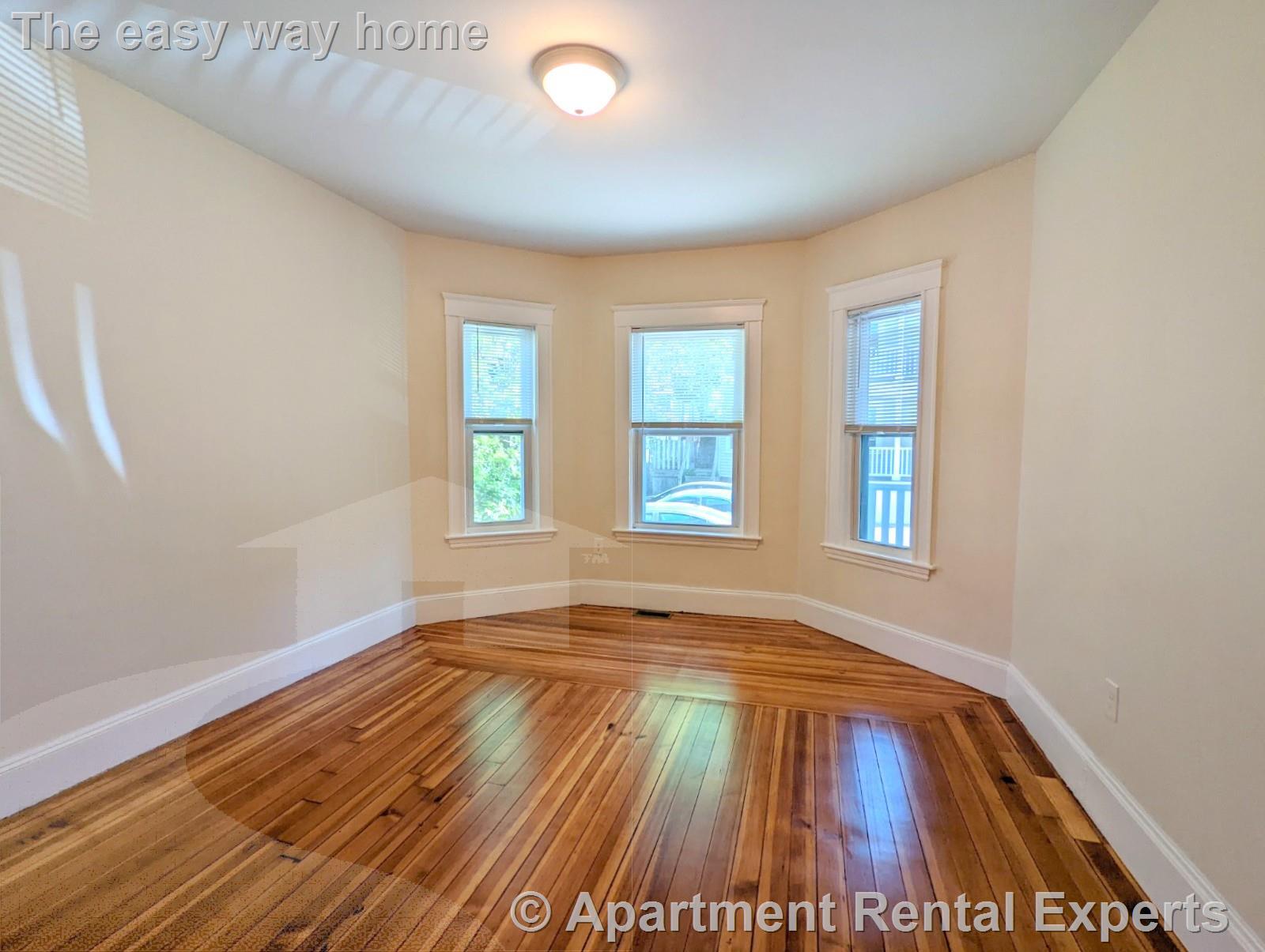 Building Photo - 8 Lowell Cir