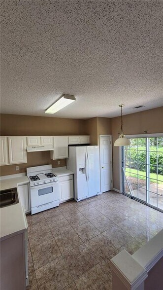 Building Photo - 2503 Timbercreek Cir