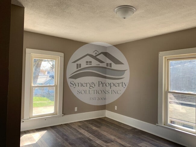 Building Photo - Nice home with Space to grow your Family!