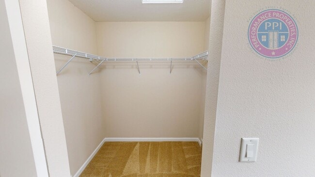 Building Photo - DEPOSIT FREE MOVE-IN WITH OBLIGO!  Orenco ...
