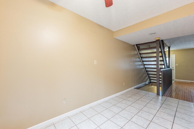 Building Photo - 867 Sheldrake Ct