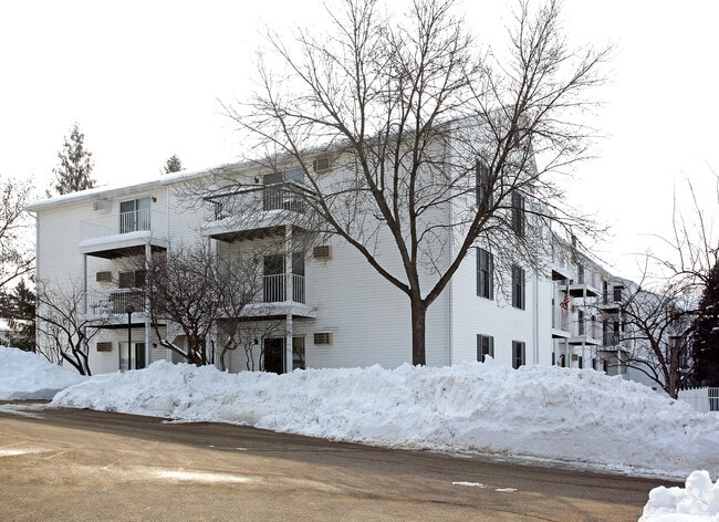 Building Photo - Pennock Place