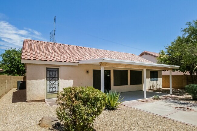 Building Photo - 1431 E Hearne Way