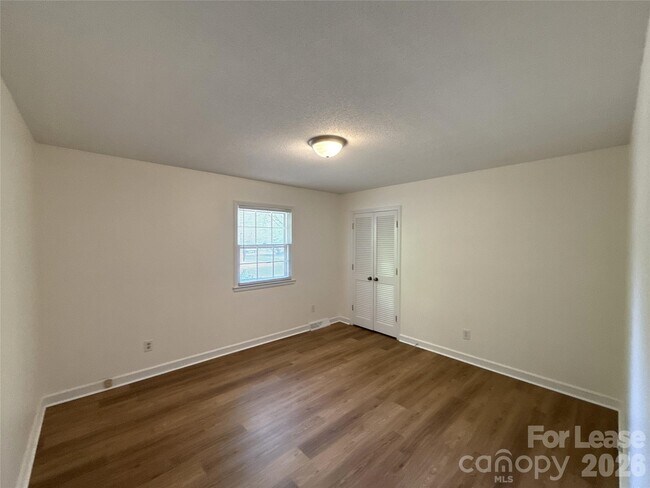 Building Photo - 1150 Cameo Ct