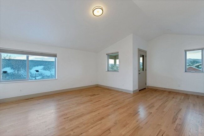 Building Photo - Move In READY!!!   Single family home in s...