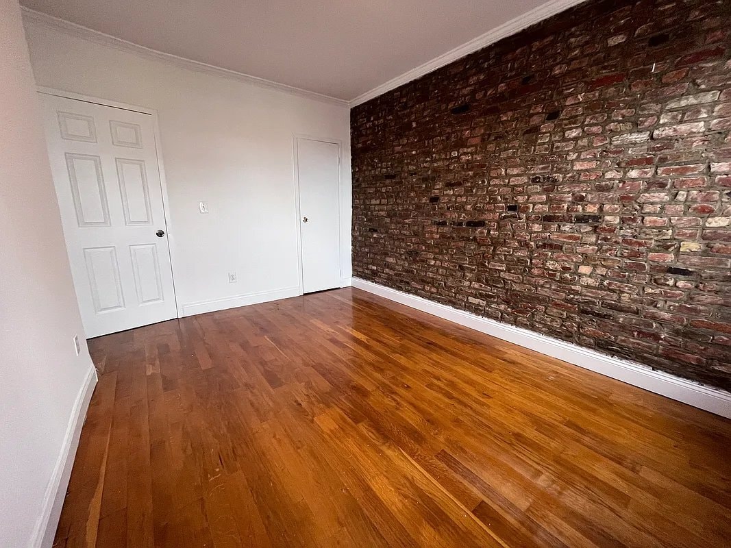 Building Photo - 190 S 8th St