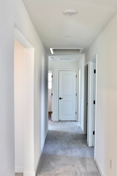 Building Photo - 1536 Minories Dr