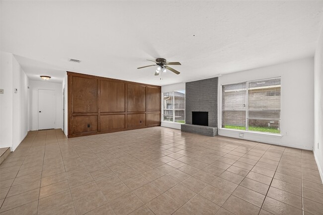 Building Photo - 2523 Creekway Cir