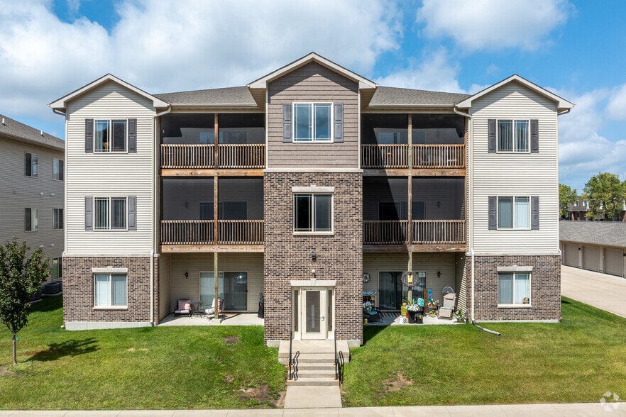 Building Photo - Prairie Rapids