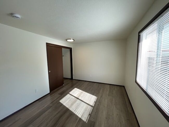 Building Photo - Newly Remodeled 3 Bedroom 1 Bathroom Ranch...
