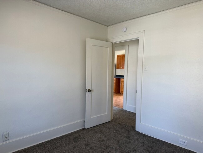 Building Photo - HATCH AND YOUNG 722