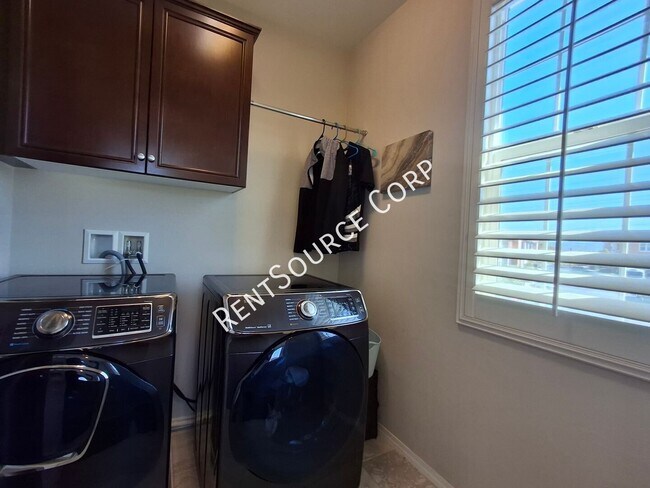 Building Photo - 24355 Verdugo Cir