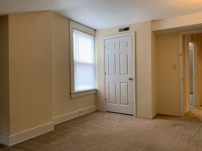 Building Photo - 2437 Ohio Ave