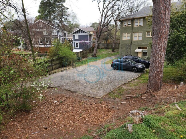 Building Photo - Newly Renovated Immaculate Apartment In Hillcrest!!!!! Just Blocks from UAMS!!