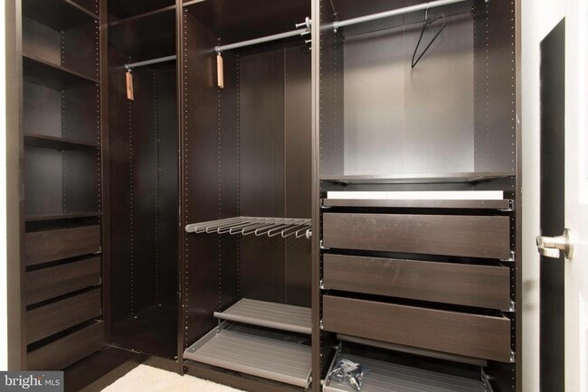 Building Photo - 408 Hendrix Ave