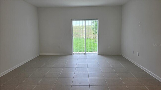 Building Photo - 3363 Alexander Dr