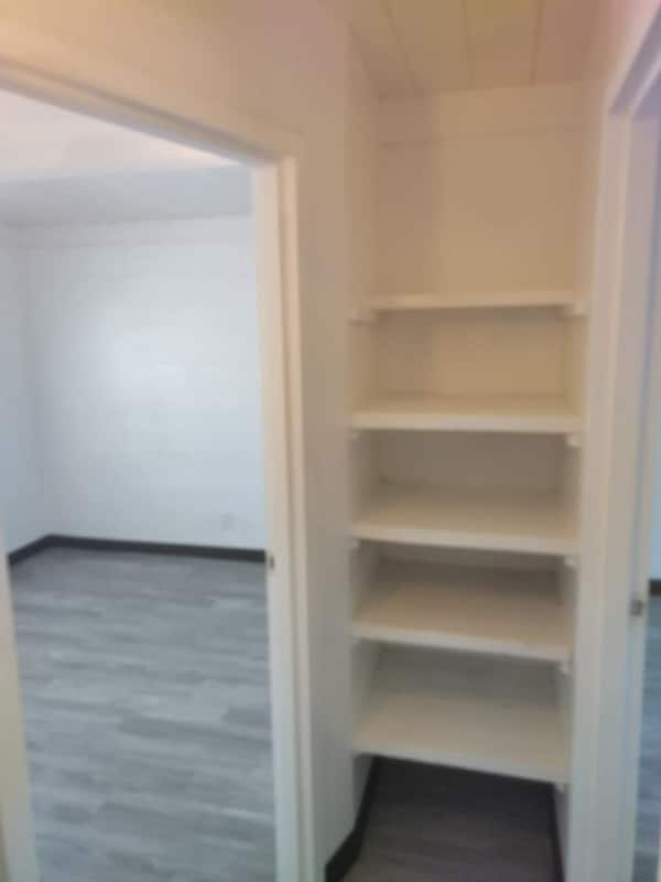 Building Photo - 11 E San Joaquin St