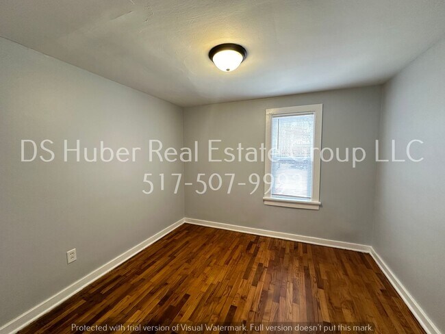 Building Photo - 440 Community St