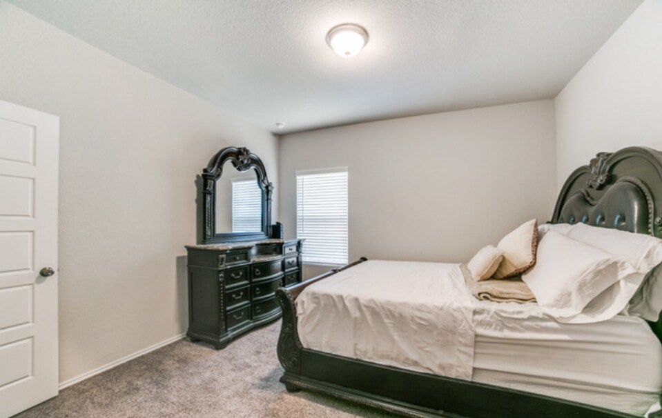 Building Photo - 12811 Lucas Ridge Dr