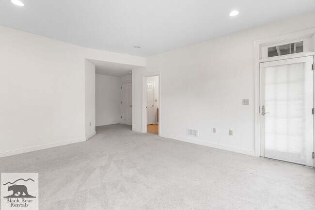 Building Photo - South AVL - Grand Residence in The Cotswol...