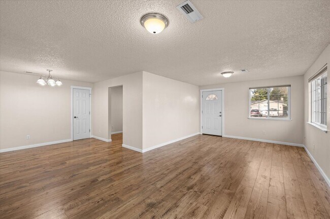 Building Photo - 106 N Buchanan Ave