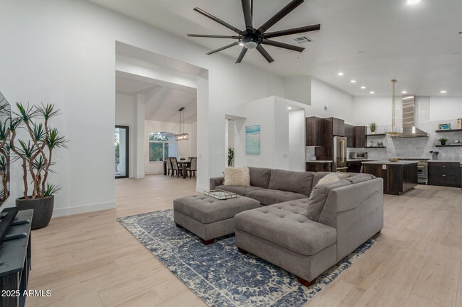 Building Photo - 8156 E Questa Rd