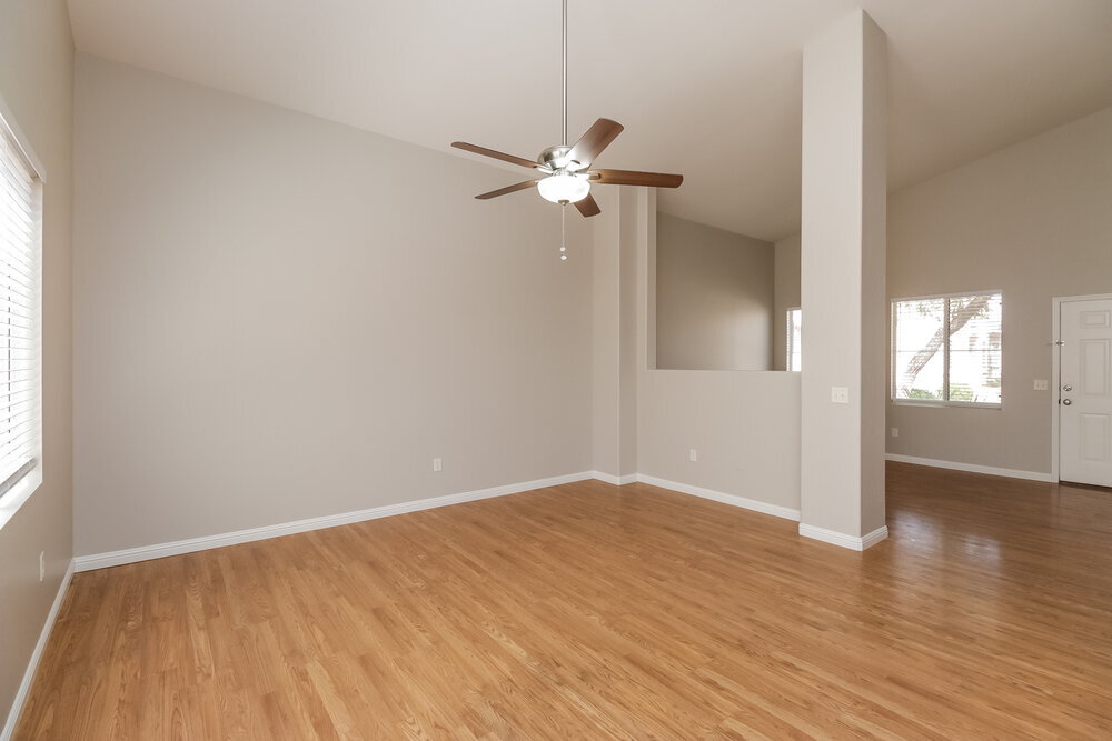 Building Photo - 668 E Colt Ct