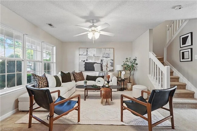 Building Photo - Build Equity While Leasing - Lease to Own