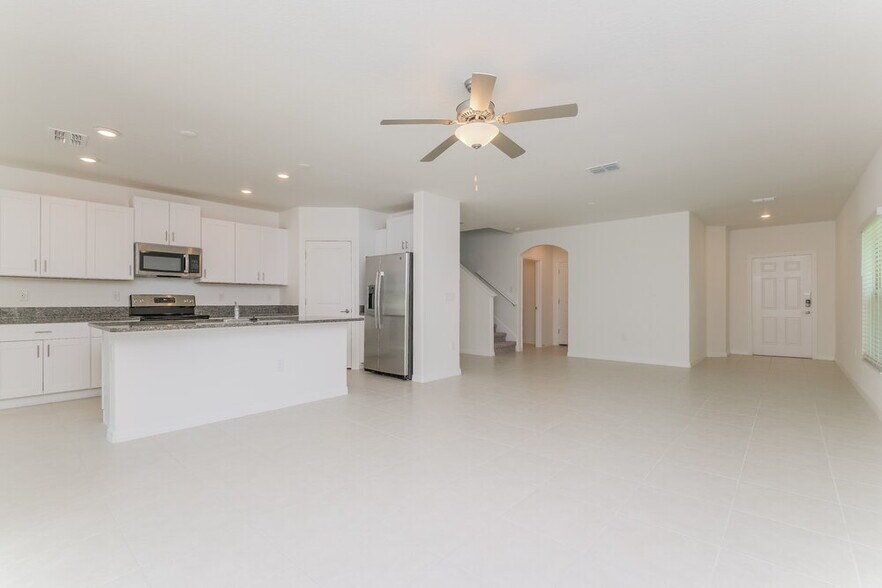 Building Photo - 7337 Spring Snowflake Ave
