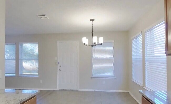 Building Photo - Welcome Home: Beautiful 4-Bedroom Single-Family Gem