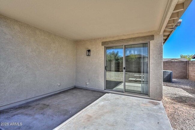 Building Photo - 13157 W Clarendon Ave