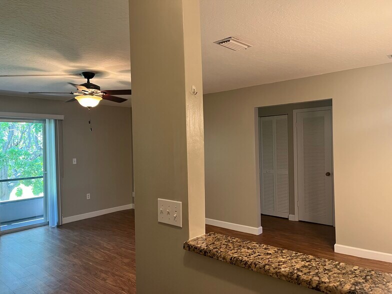 Building Photo - 2504 Bogey Ln