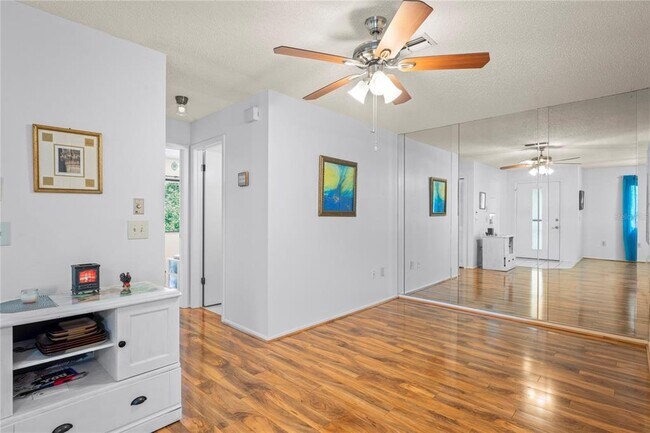 Building Photo - 13009 Wedgewood Way