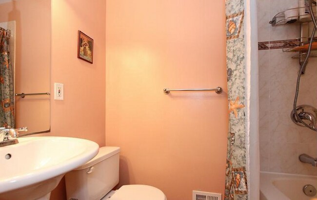 Building Photo - Rare Rockville Find! Upgraded 4BR/2.5BA Home with Fenced Yard – Pets Welcome!