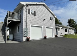 Building Photo - 161 Rowe Ave