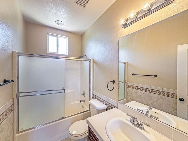 Building Photo - 1618 Quiet Trail Dr