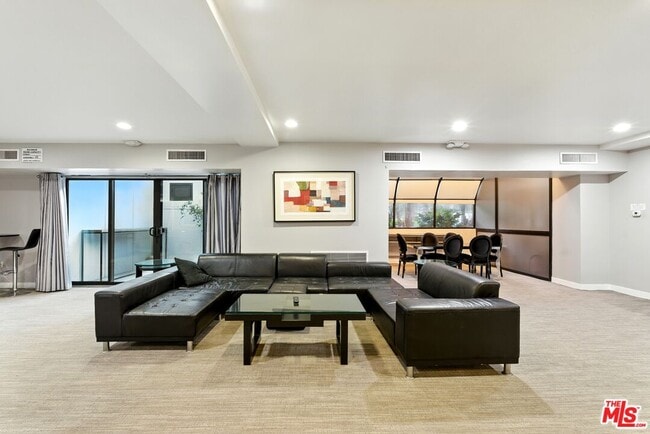 Building Photo - 1155 N La Cienega Blvd