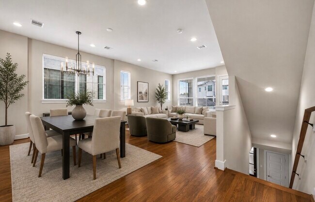 Building Photo - 2812 Grand Fountains Dr