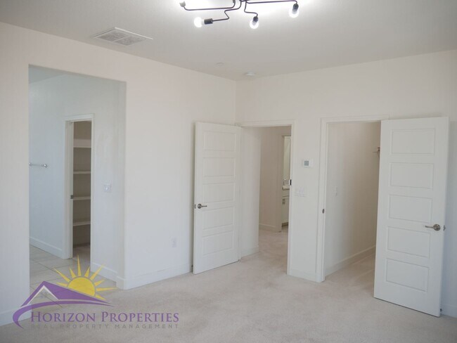 Building Photo - Modern Two-story 4 Bed 3.5 Bath 2,786 sqft...