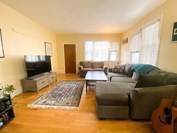 Building Photo - 5 Larose Pl