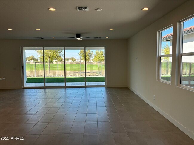 Building Photo - 17778 W Crawfordsville Dr