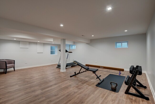 Building Photo - 3825 Brett Ln