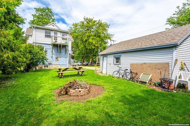 Building Photo - 135 Broad St